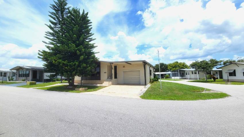 Lake Wales, FL Mobile Home for Sale located at 2331 Heron Drive Tower Lakes